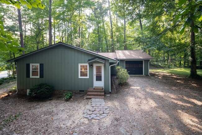 Building Photo - Sweet 3-Bedroom 2-Bathroom Home Less Than ...