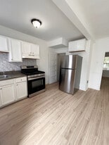 Building Photo - 2524 Bonaffon St