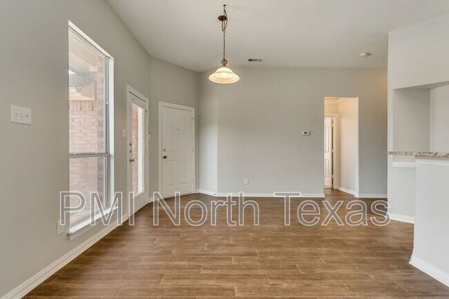 Building Photo - 4911 Lakeland Dr