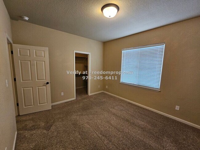 Building Photo - 2482 Wolcott Ave