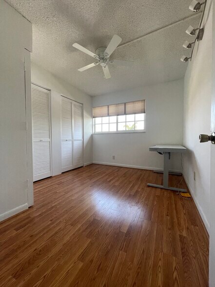 Building Photo - 640 Tennis Club Dr