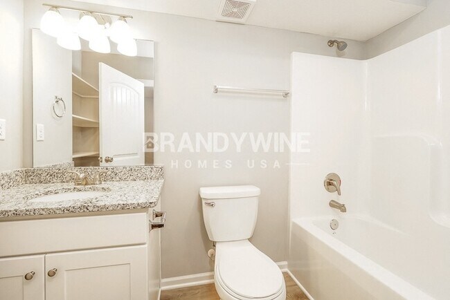 Building Photo - 713 Poplar Cir