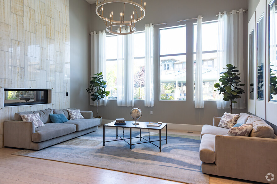 Interior Photo - Fiori Estates