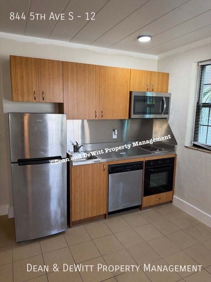Building Photo - 1 Bed/1 Bath - Unit 12