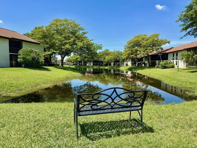 Building Photo - 10615 Ocean Palm Way