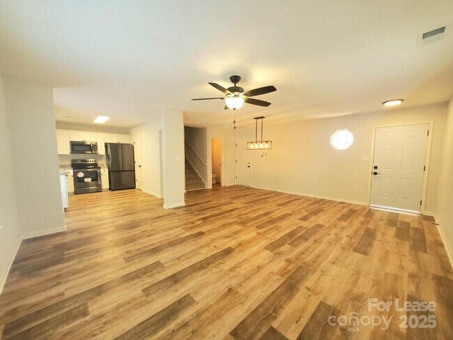 Building Photo - 5709 Kelden Walker Ln