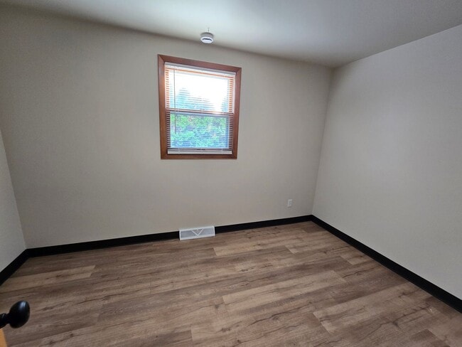 Building Photo - 3029 Humboldt Rd