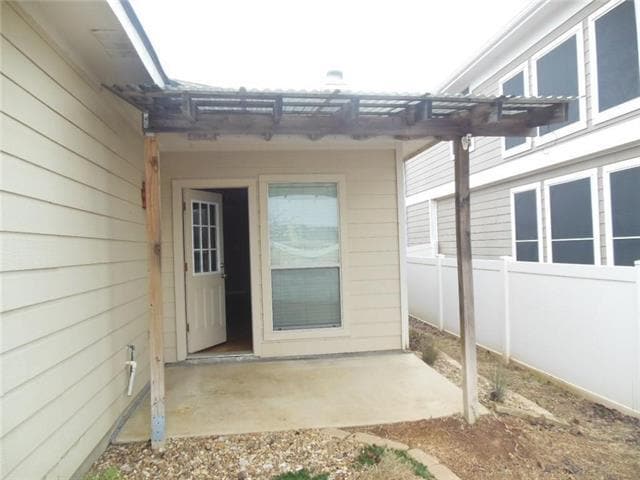 Building Photo - 10033 Cedar Lake Dr