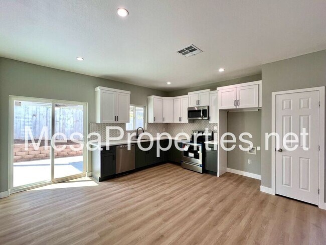 Building Photo - 10152 Cook Ave