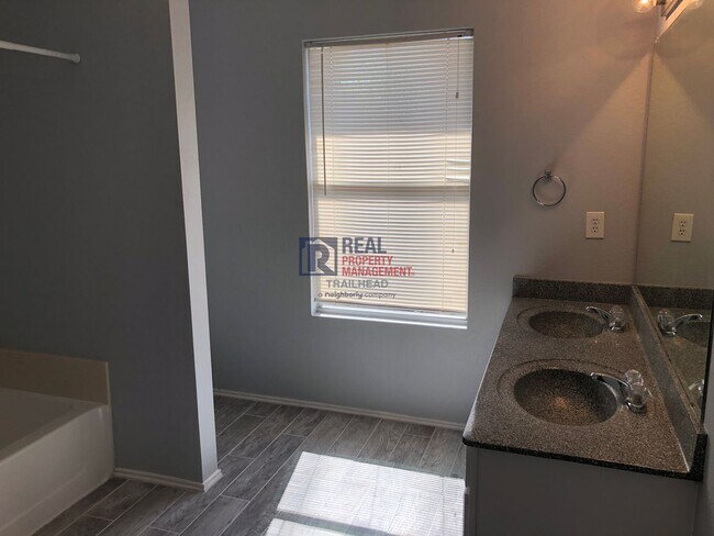 Building Photo - Spacious 3 Bed Home with Open Living, Ensuite Baths & Included Appliances