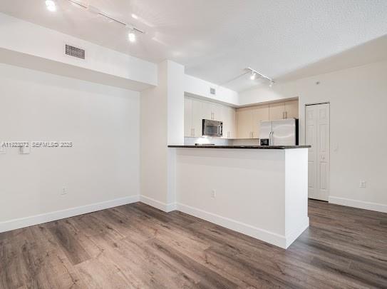 Building Photo - 2421 NE 65th St