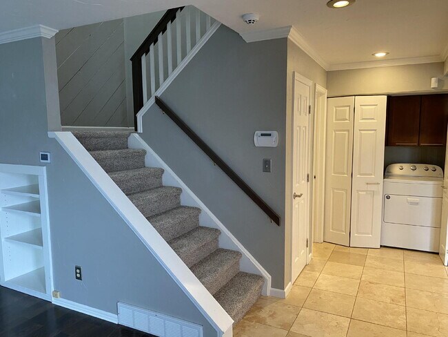 Building Photo - "Charming 2-Bed Townhouse Retreat in Denver – Spacious 1,240 Sq Ft with 1.5 Baths!"