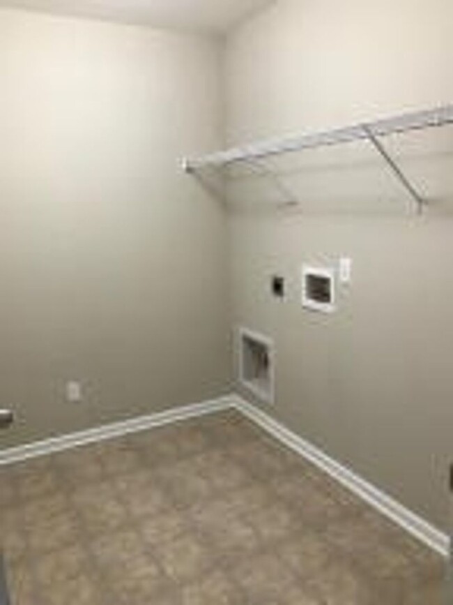 Building Photo - Two story traditional home in Sophia Landing.