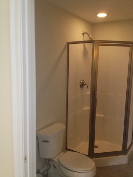 3rd floor loft - private bath - 8 Murray Ave