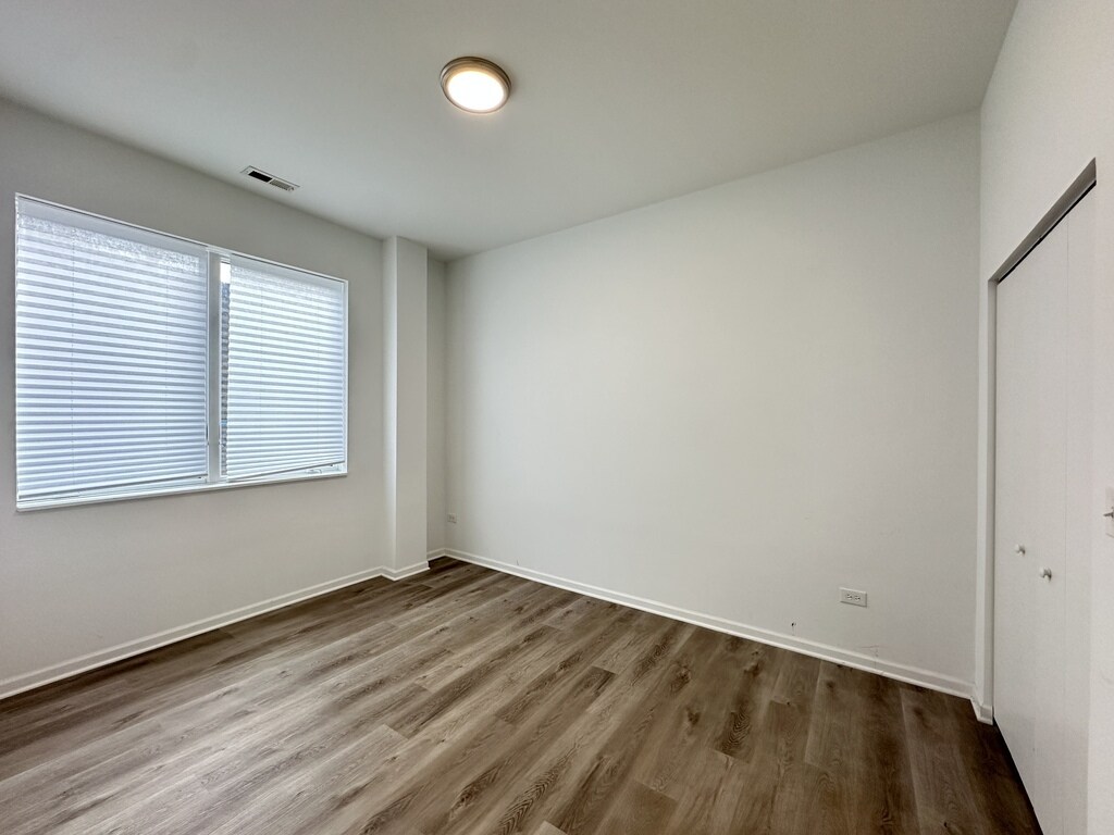 Building Photo - 2550 S Wabash Ave