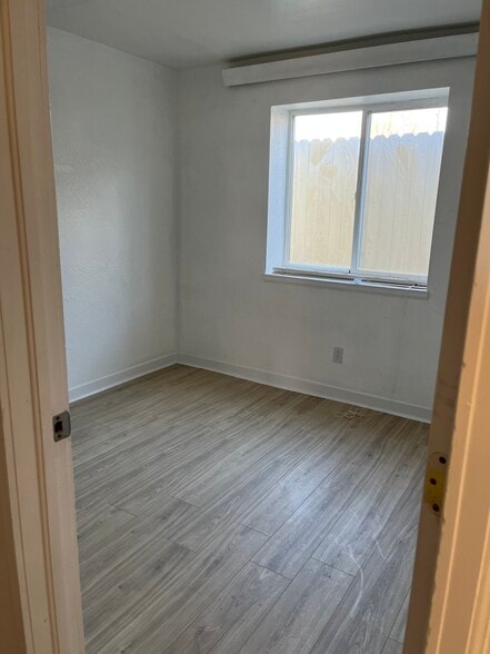 Building Photo - 373 N Buchanan St