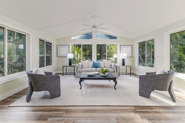 Building Photo - 956 Harbor Town Dr