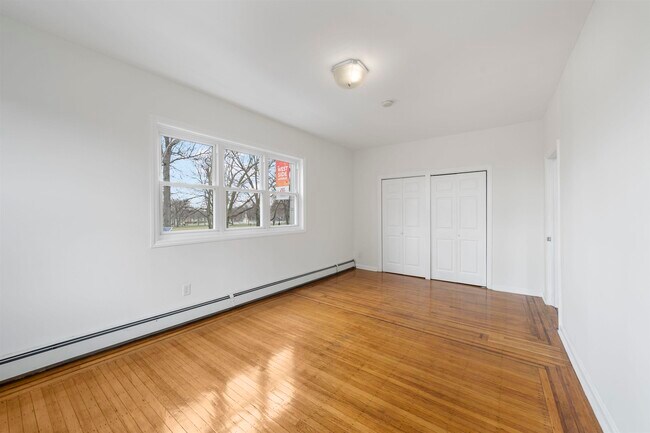 Primary Photo - 152 Bentley Ave