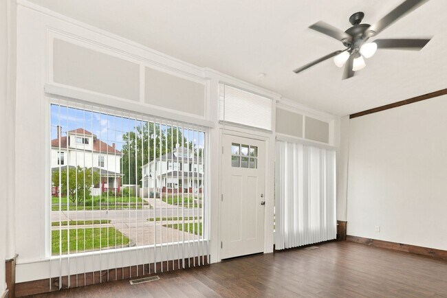 Building Photo - 233 Bellevue Ave