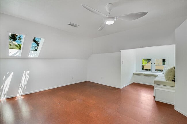 Building Photo - 1006 Shelley Ave