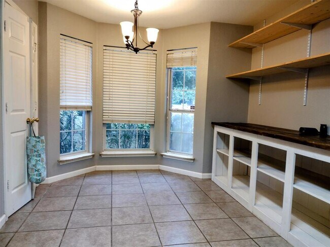 Building Photo - 209 Antietam Dr