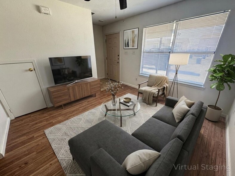 Building Photo - 1203 Monroe Loop