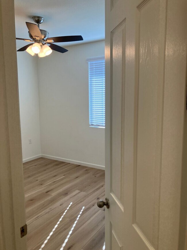 Building Photo - 1977 Apiary Wy