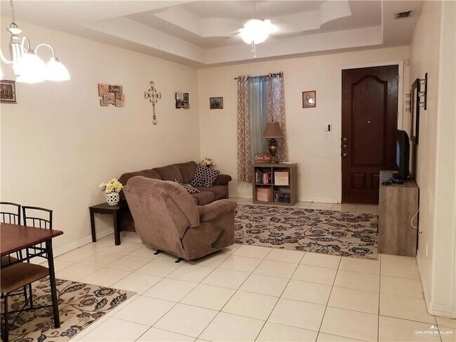 Building Photo - 3036 Scottland Dr