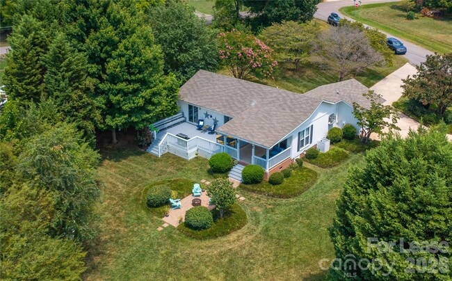 Building Photo - 108 Surfside Rd