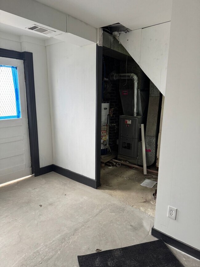 Building Photo - 3079 N 21 St