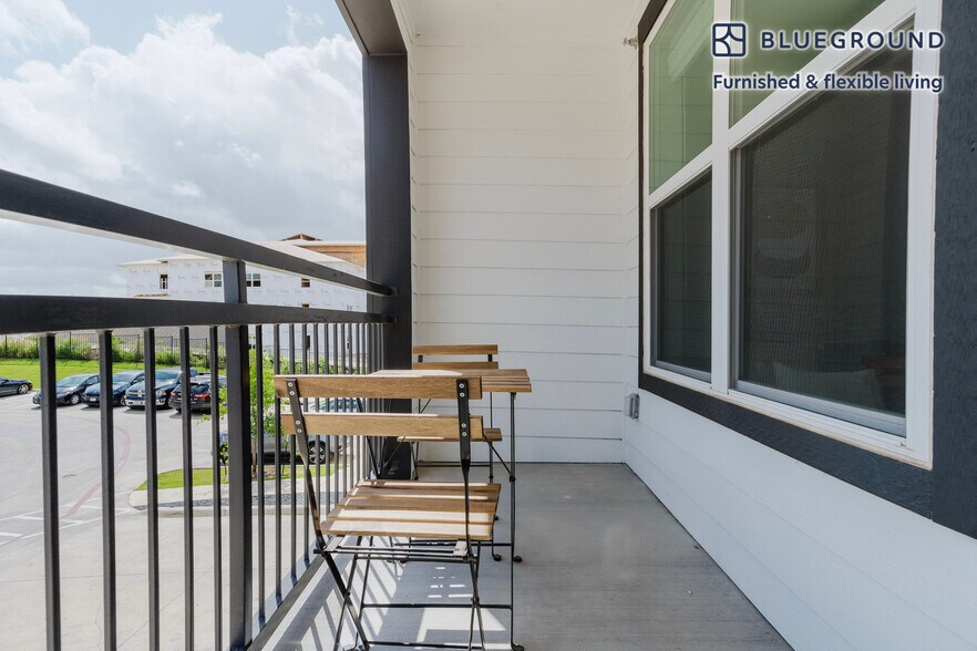 Building Photo - 5005 E Parmer Ln