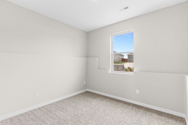 Building Photo - Beautiful Split Level 5 Bedroom Home - Hills of Olde Savannah