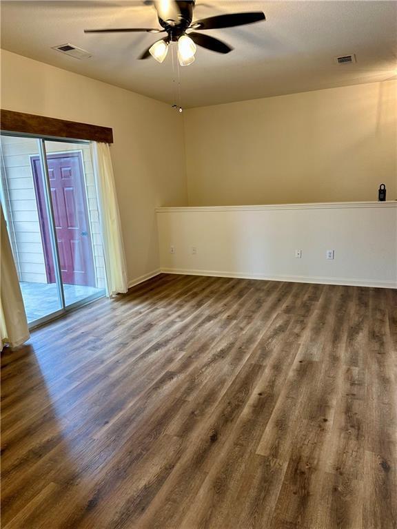 Building Photo - 447 W Longleaf Dr