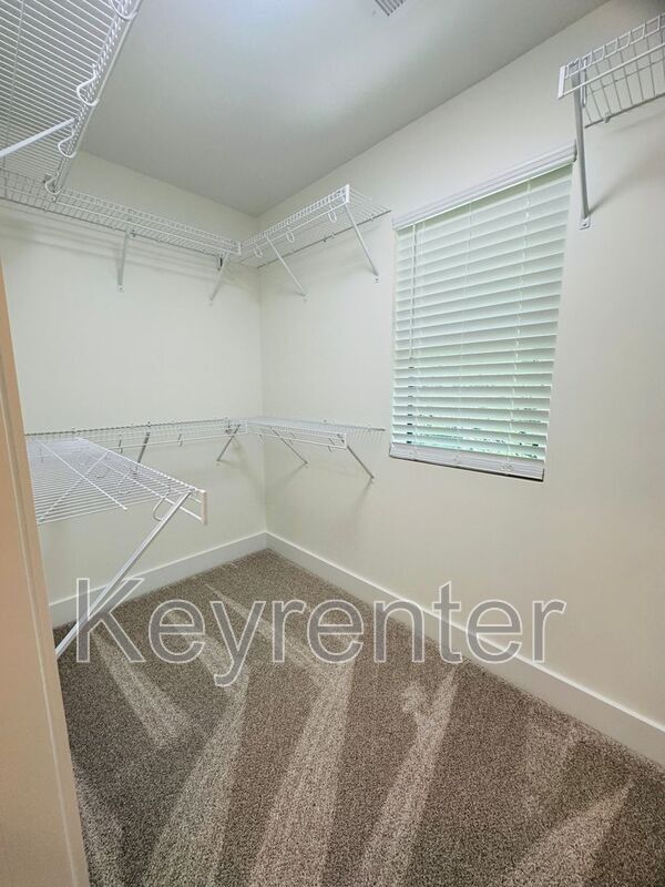 Building Photo - 1406 Lantana Ln NW