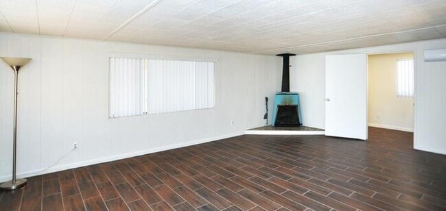 Building Photo - 3 BR/1.5 BA with large yard, new kitchen &...