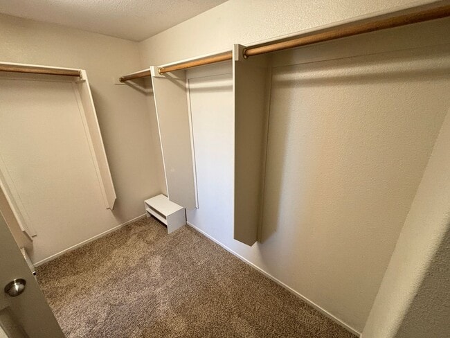 Building Photo - Gorgeous 3bed / 2.5bath home in the Silverstone Ranch community!