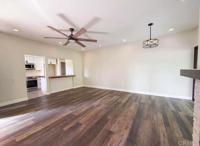 Building Photo - 3625 Avocado Village Ct