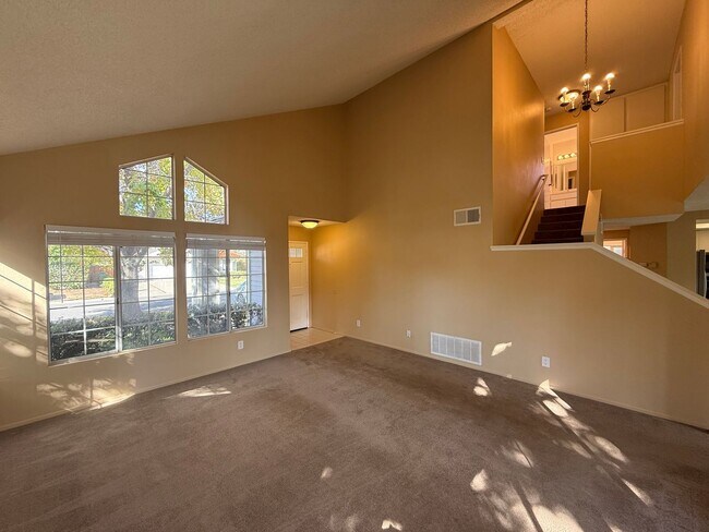 Building Photo - Great 3B/2.5BA House in Oceanside!