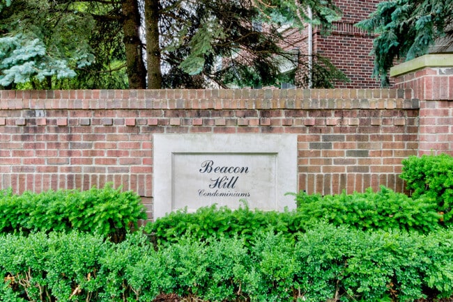 Building Photo - 801 N Sherman Dr