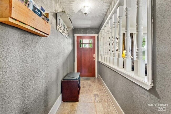 Building Photo - 405 SW 10th St