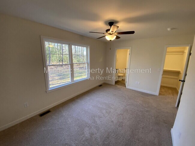 Building Photo - 170 Forest Grove Rd