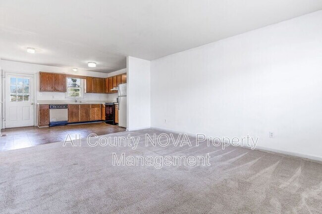 Building Photo - 211 Church St