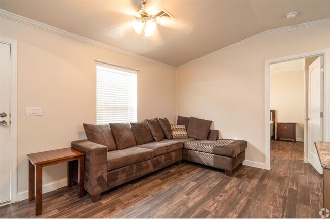 Primary Photo - 3114 Shady Creek Ln