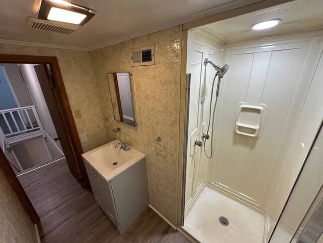 Building Photo - 958 Winburn Dr