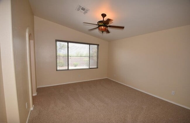 Building Photo - 3 Bedroom, 2 Bathroom Home with Amazing Views