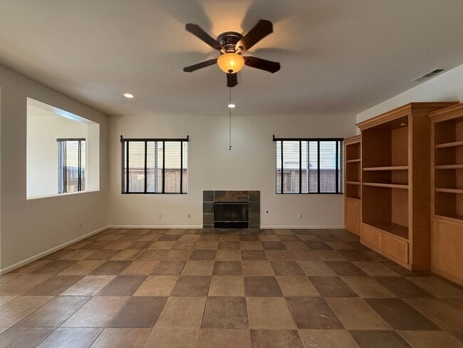 Building Photo - Centrally Located Single Story Home in Traditions