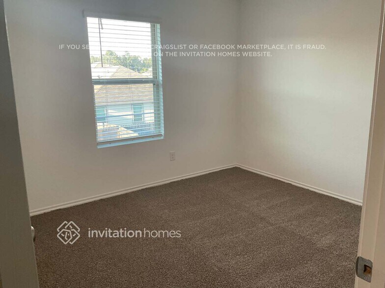 Building Photo - 22303 Stoney Ravine Dr