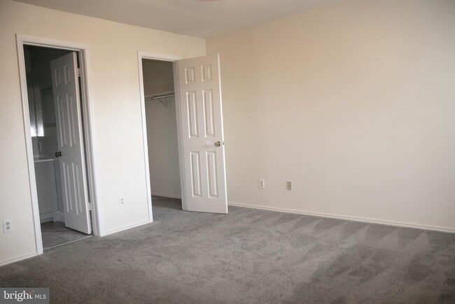 Building Photo - 4490 Lord Loudoun Ct