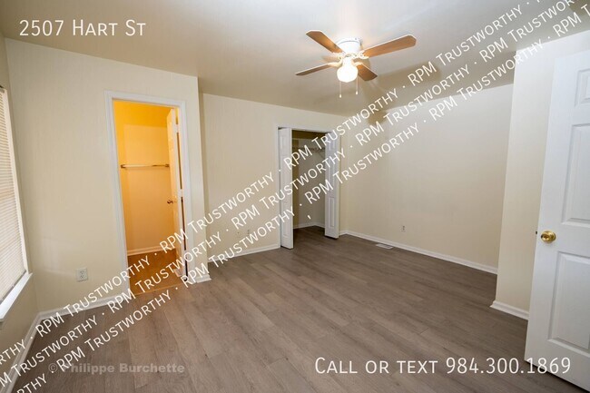 Building Photo - 2507 Hart St