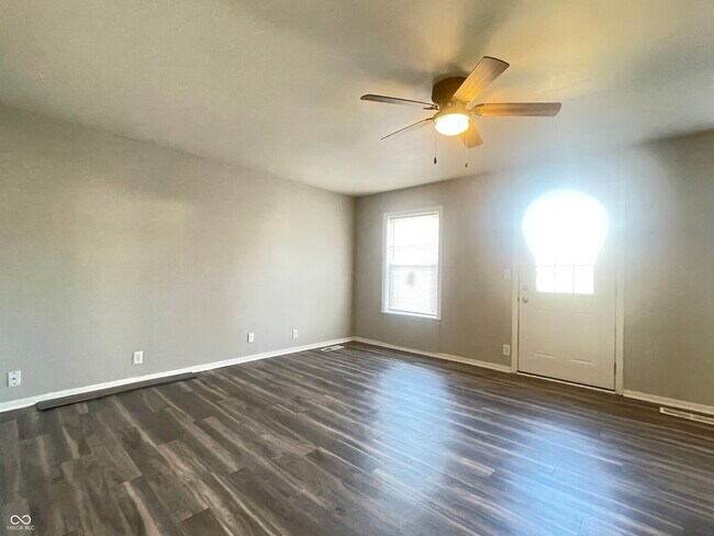 Building Photo - 5225 E 34th St